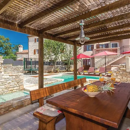 Dom wakacyjny House Radigosa