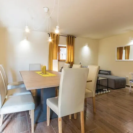 House Radigosa Dom wakacyjny Peresiji