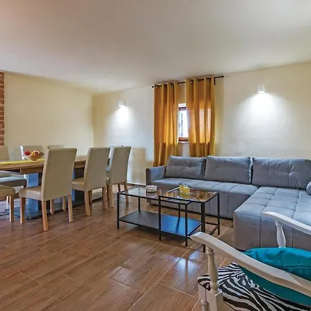 House Radigosa Dom wakacyjny Peresiji