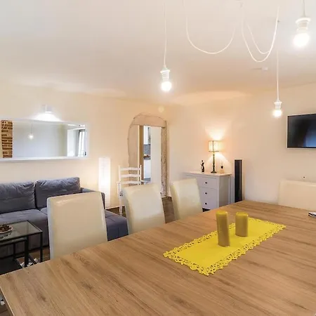 Dom wakacyjny House Radigosa *