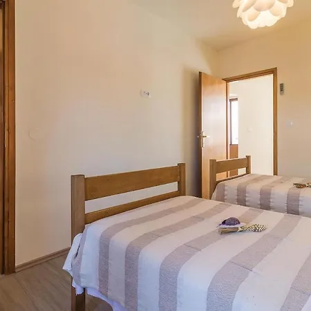 Dom wakacyjny House Radigosa Peresiji